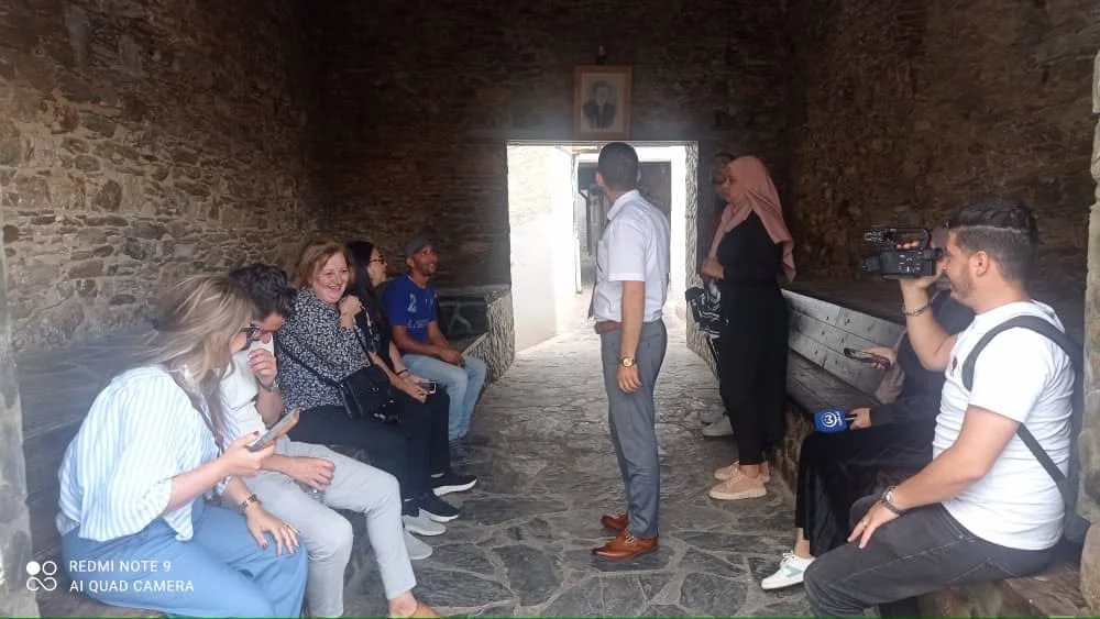 Excursión de periodistas a Aït Yne y a la aldea Aït L'Hassan, Tizi Ouzou