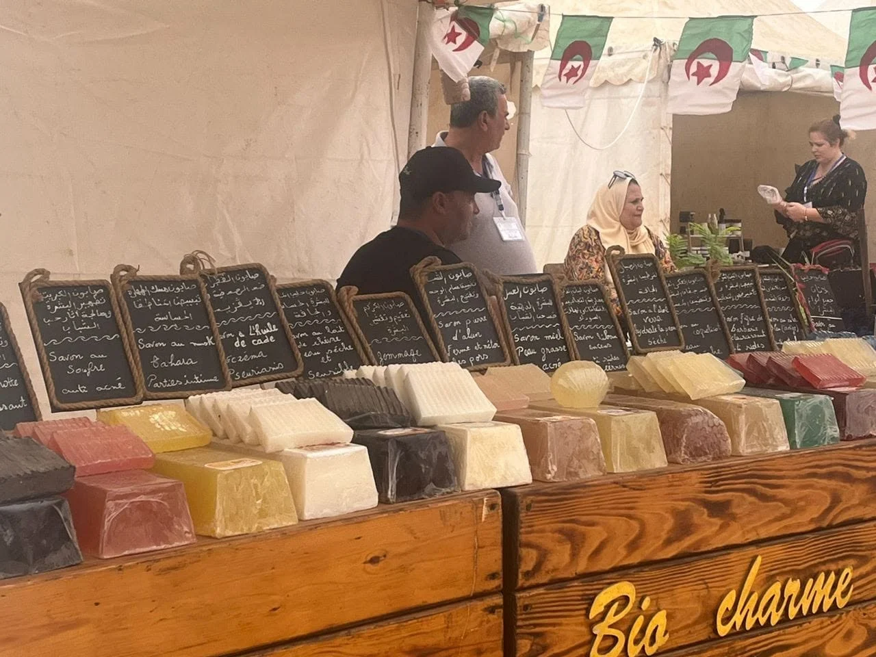 زيارة المركز الجزائري للتراث الثقافي المبني بالطين بتيميمون