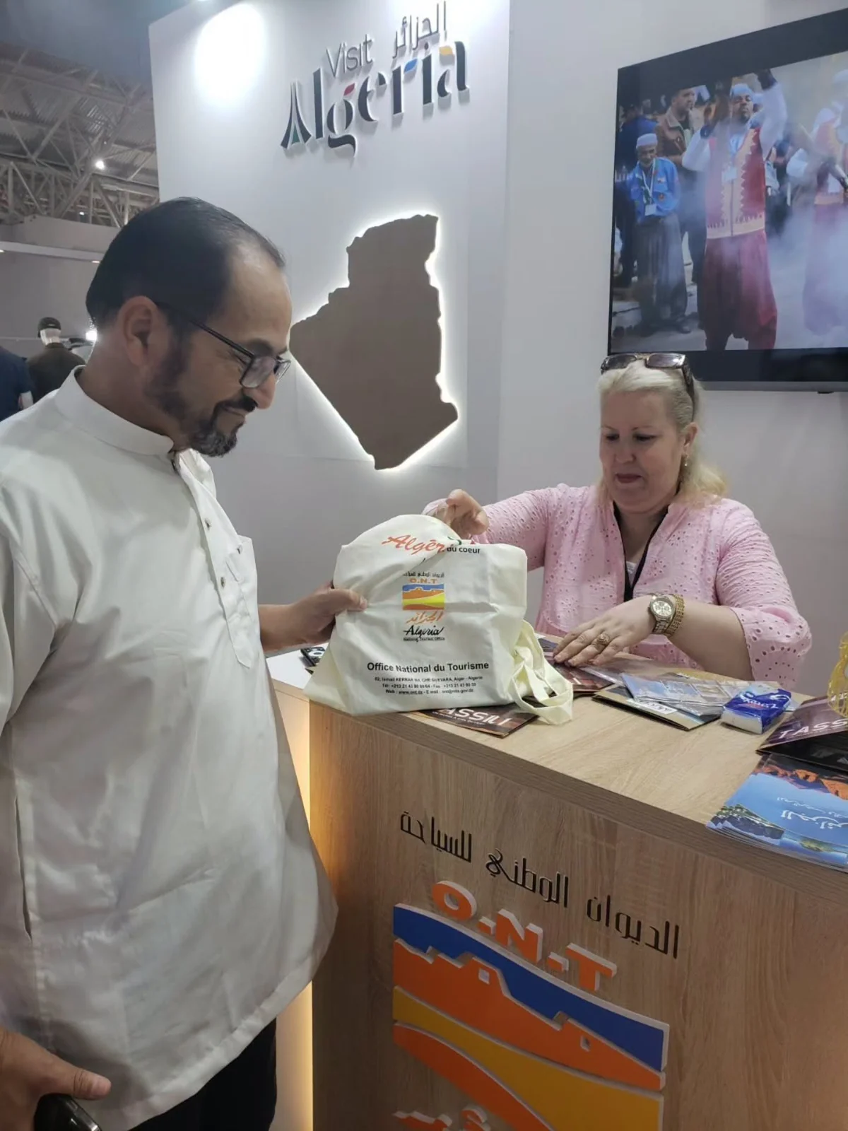 اختتام مشاركة الديوان في الطبعة 57 لمعرض الجزائر الدولي