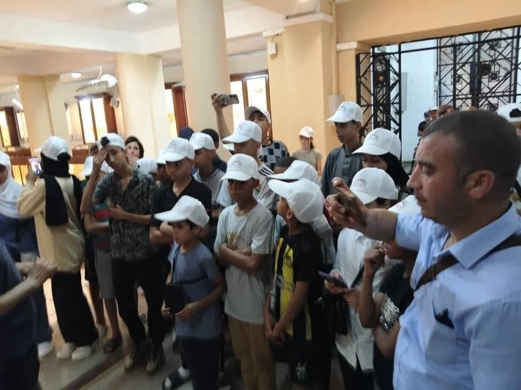 Partida de los estudiantes de la escuela de Al-Maghrib a Orán