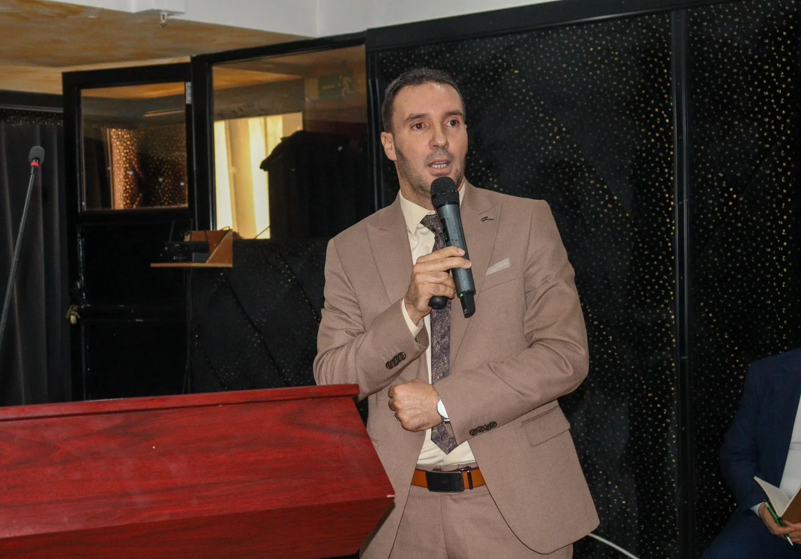 اللقاء الوطني التقييمي لقطاع السياحة والصناعة التقليدية لسنة 2025