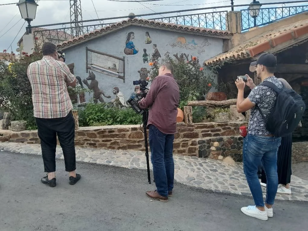 Excursión de periodistas a Aït Yne y a la aldea Aït L'Hassan, Tizi Ouzou
